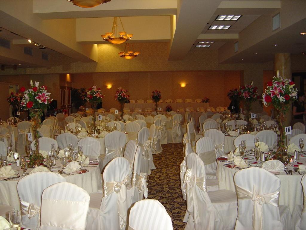 Stratford Hotel And Conference Center חדר תמונה